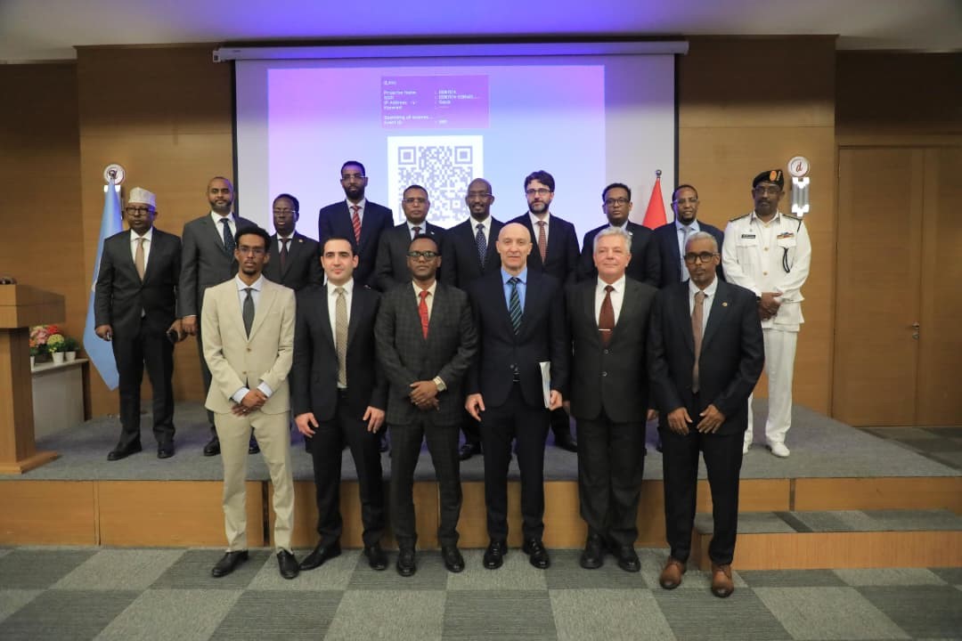 Somali’de "Ergun Reis A" gemisine uluslararası balıkçılık lisansı verildi
Somali’de "Ergun Reis A" gemisine uluslararası balıkçılık lisansı verildi