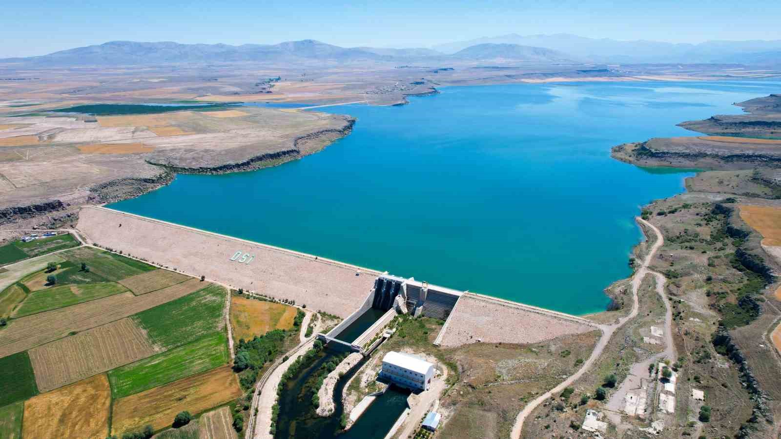 Son 23 yılda Kayseri’de suyun bereketi toprakla buluştu
