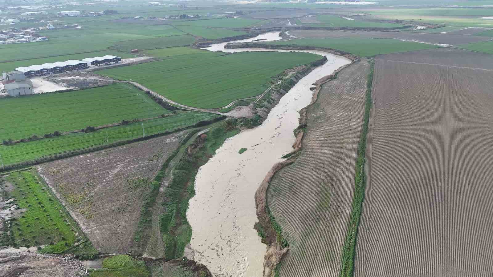 Son 65 yılın en kurak yılıyla yok olma noktasına gelen Asi Nehri’nde yağışlarla birlikte debi yükseldi
