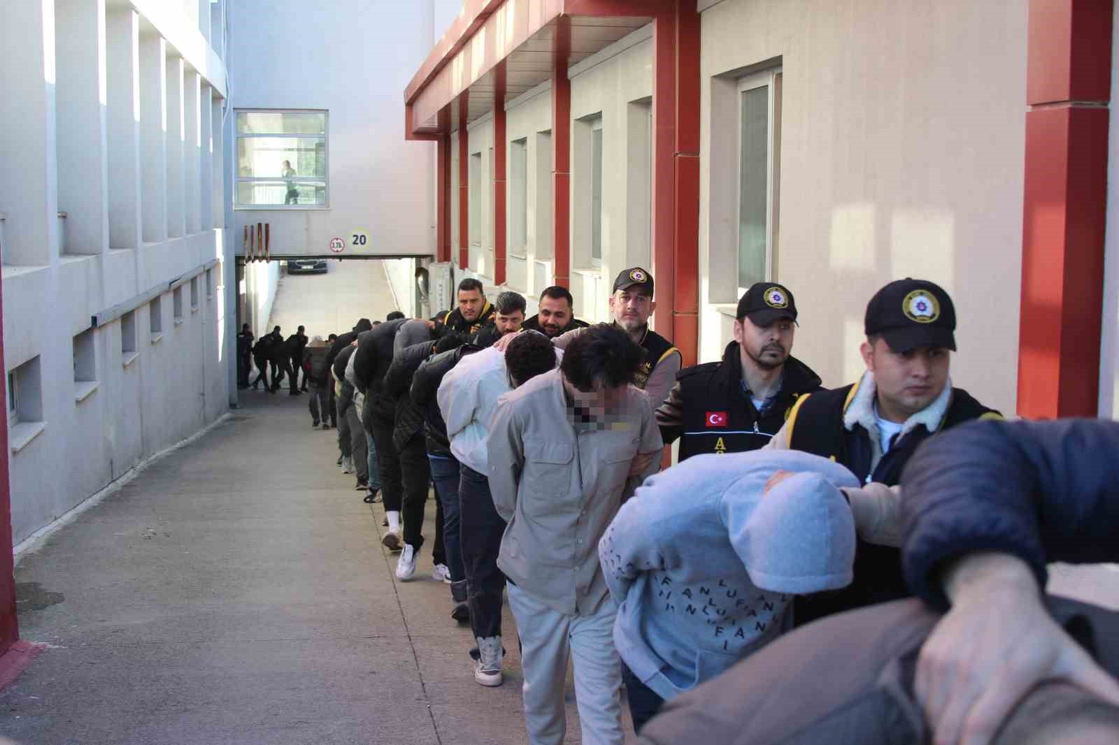 "Son Reçete" operasyonu: Usulsüz ilaç çetesi çökertildi
