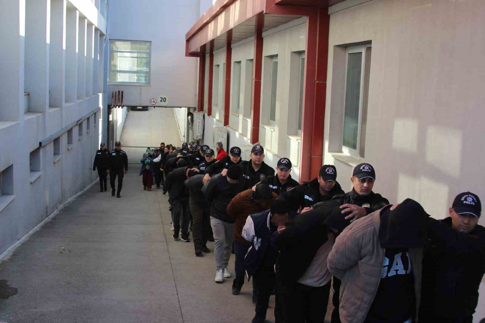 "Son Reçete" operasyonu: Usulsüz ilaç çetesi çökertildi
