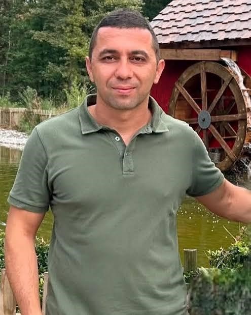 Son veda yürek yaktı: Küçük kız babasını tebessümle uğurladı
