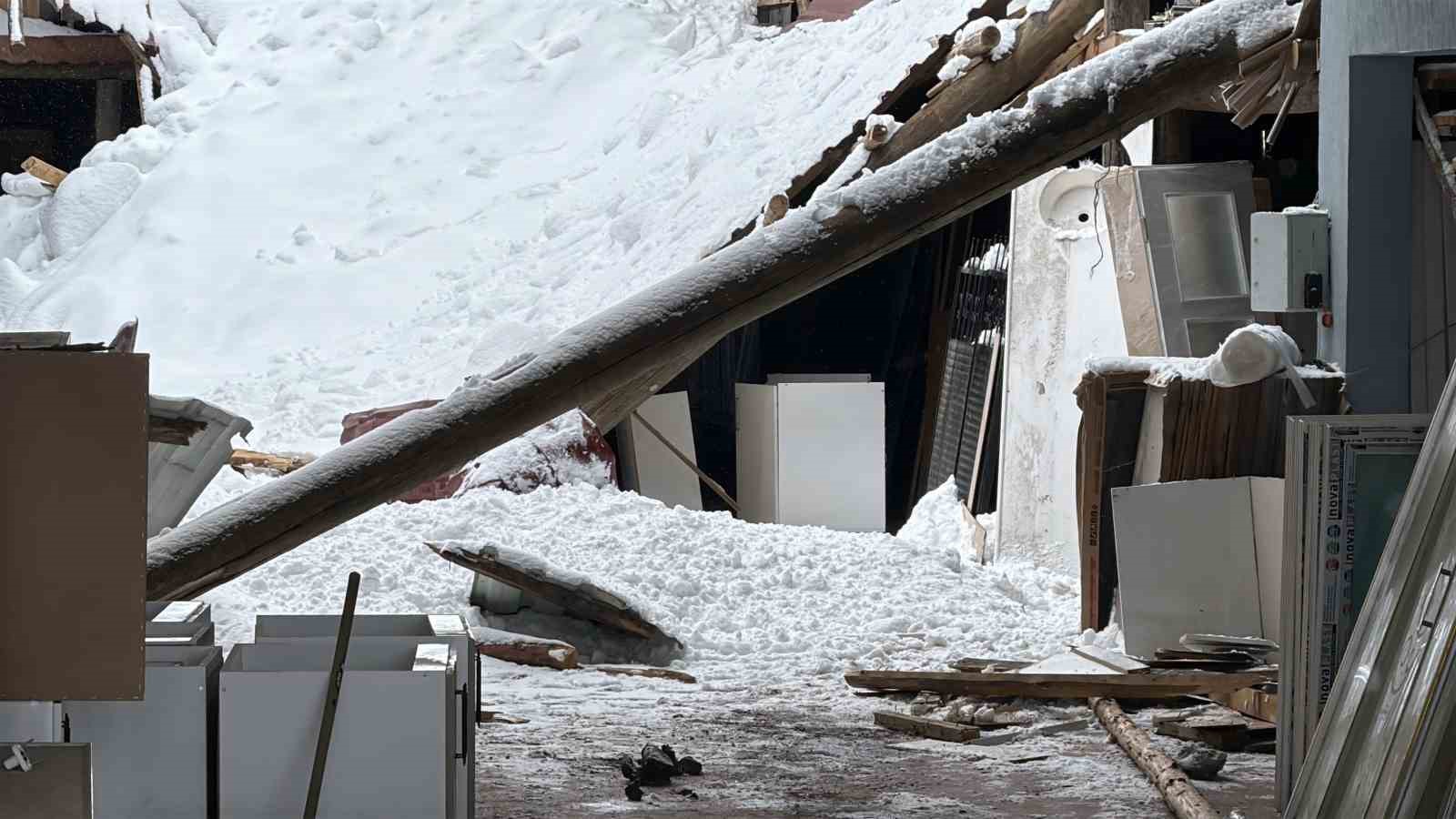 Son yılların en yoğun kar yağışı, hayatı olumsuz etkiledi
