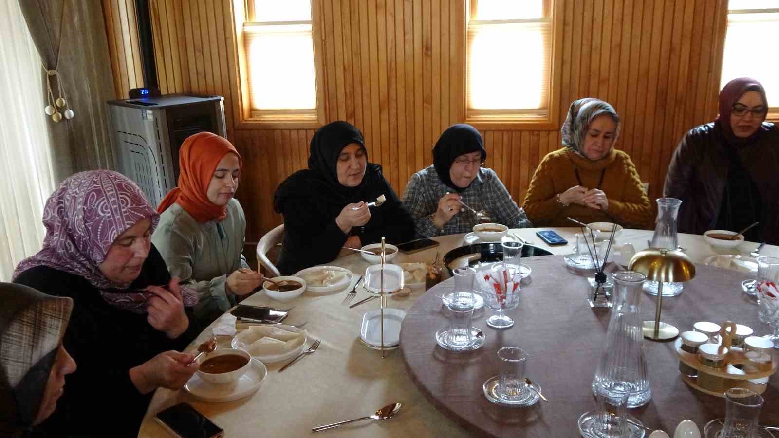 Sorgun Belediyesi kadınları temizlik ve bulaşık derdinden kurtardı
Sorgun Belediyesi kadınları temizlik ve bulaşık derdinden kurtardı