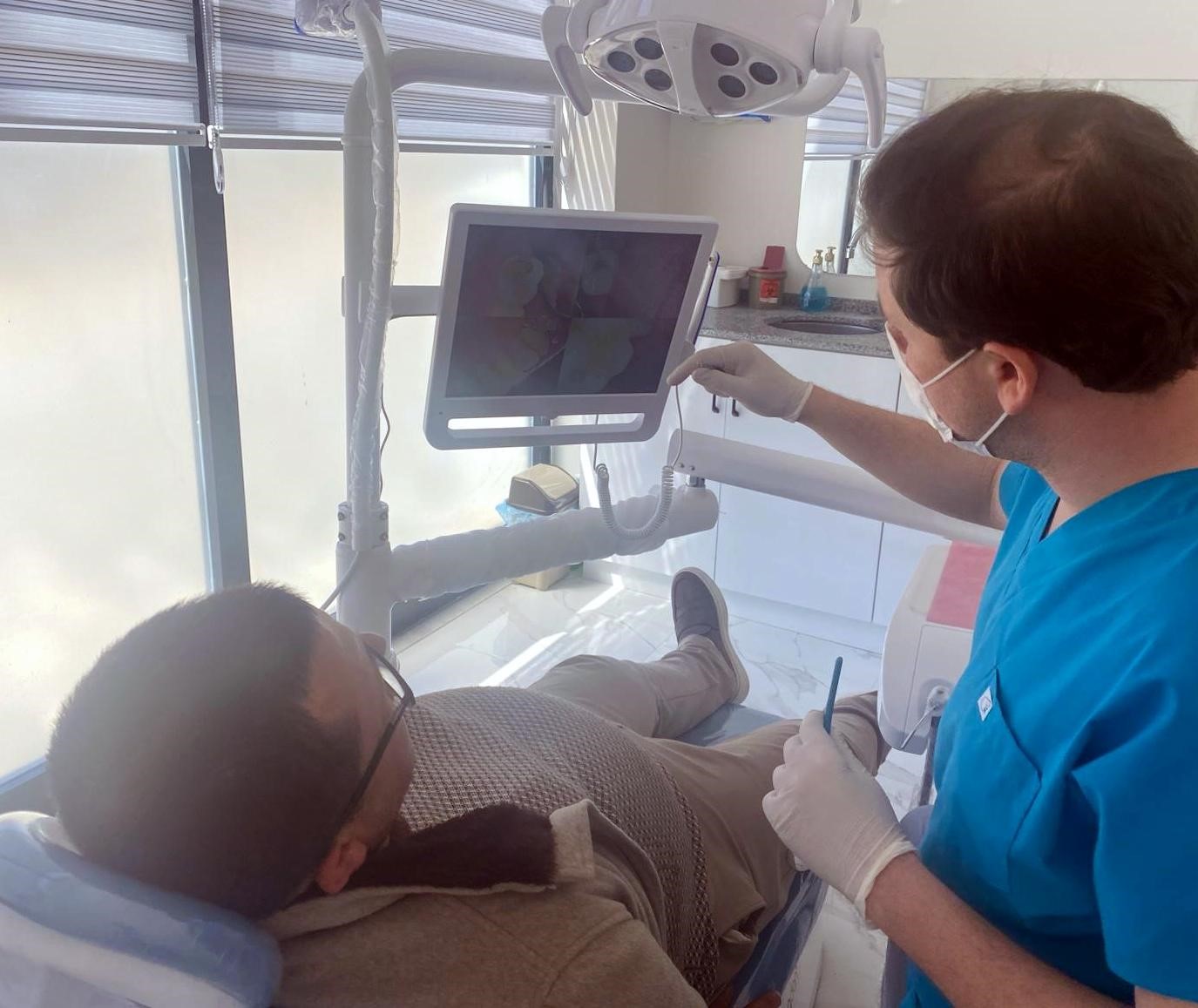 Sosyal medya üzerinde satılan diş parlatıcı ve benzeri ürünlere inanmayın
