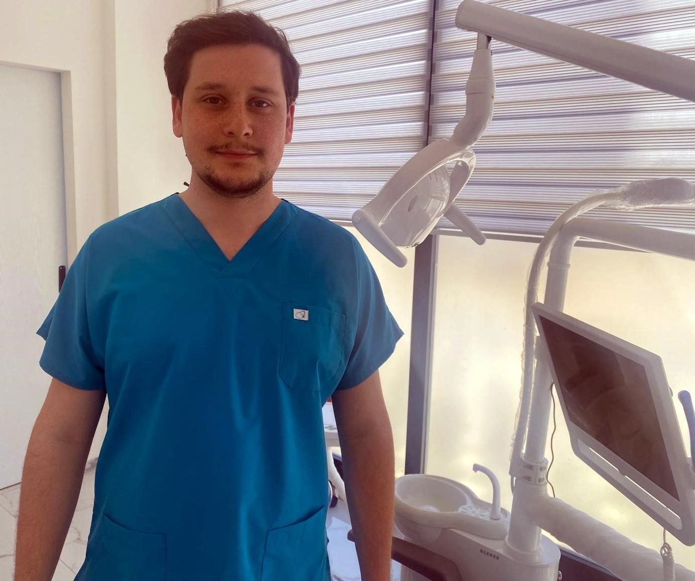 Sosyal medya üzerinde satılan diş parlatıcı ve benzeri ürünlere inanmayın
