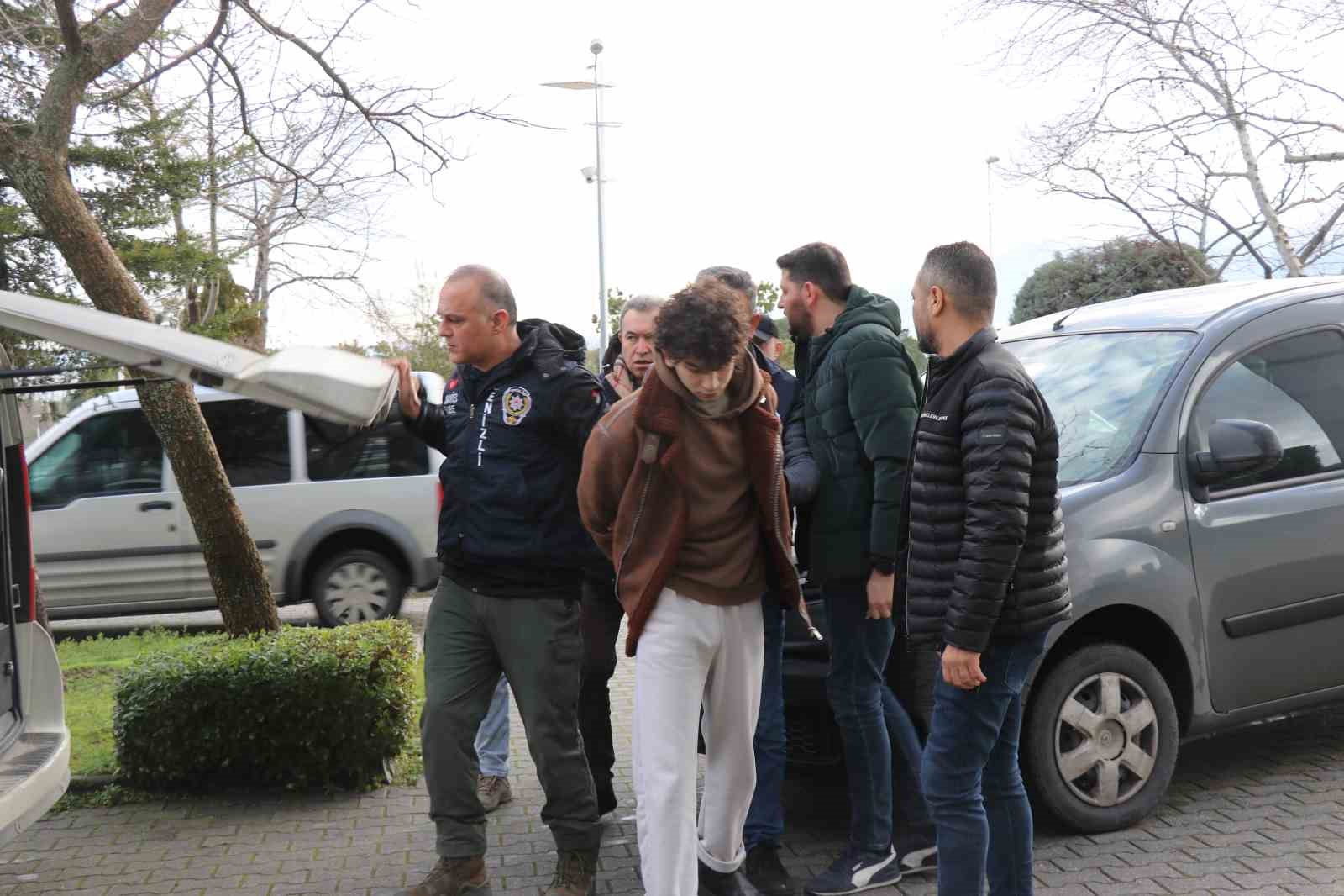 Sosyal medyada tanıştığı mobilya ustasını öldüren genç tutuklandı
