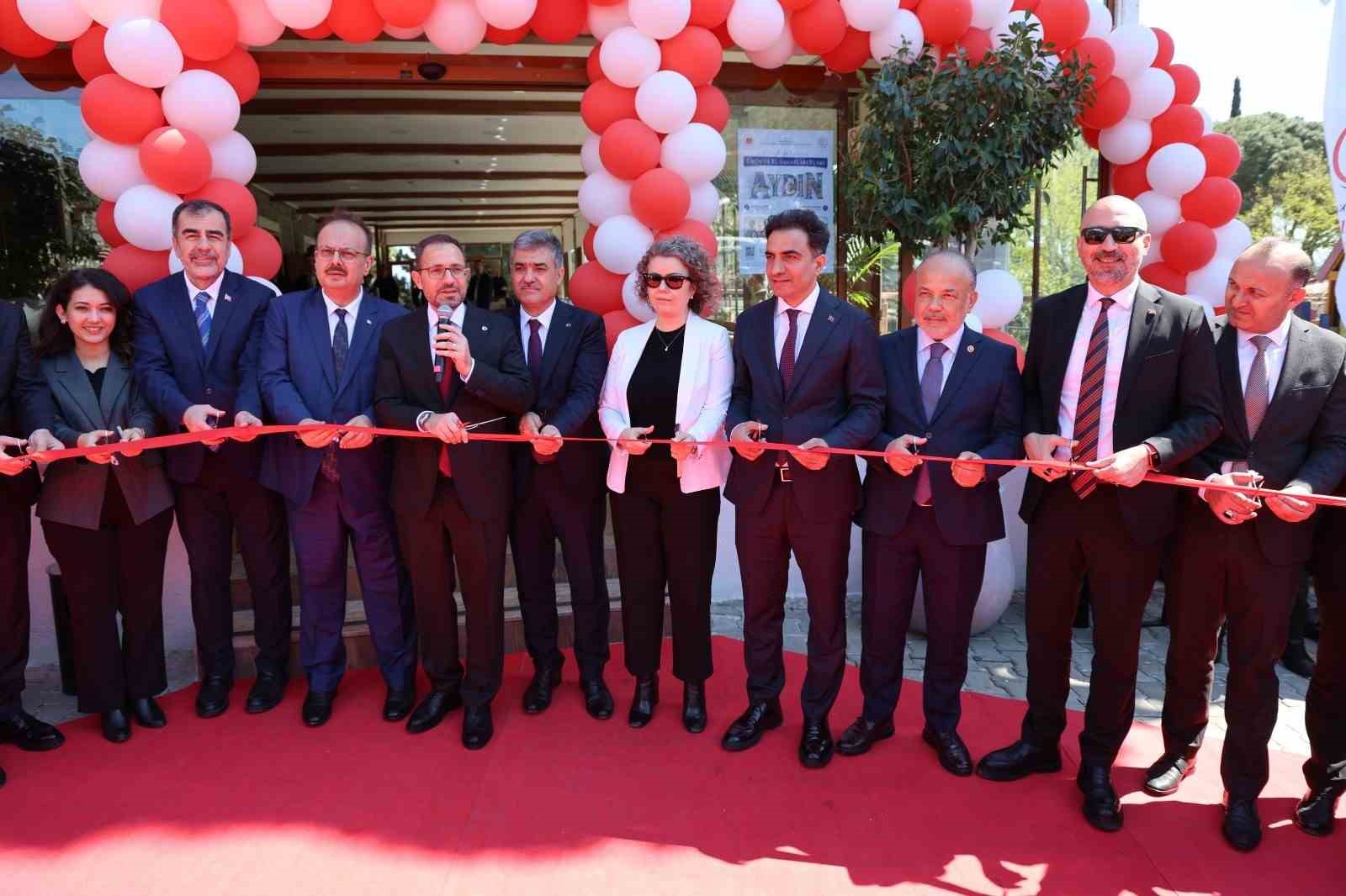 Sosyal Tesise dönüşen Söke Eski Cezaevi restoran ve satış ofisi törenle açıldı
Sosyal Tesise dönüşen Söke Eski Cezaevi restoran ve satış ofisi törenle açıldı