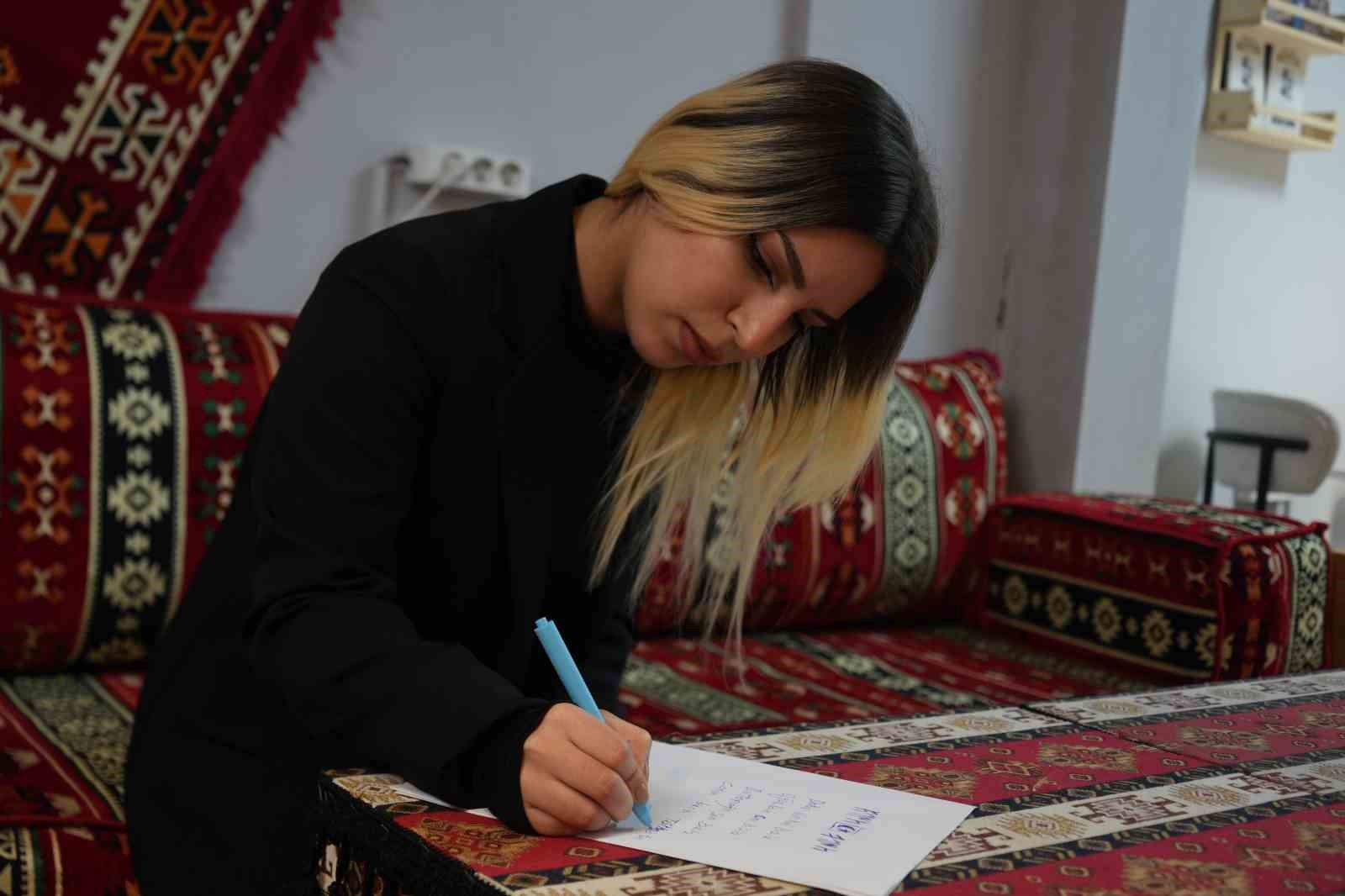 Söz yazarı genç kadının Türkmenistan’a uzanan telif takibi
