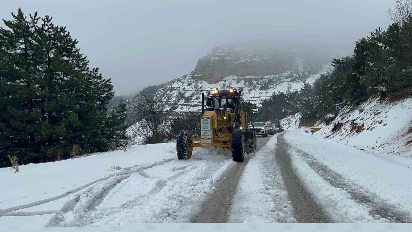 Spil Dağı Milli Parkında kar mesaisi
