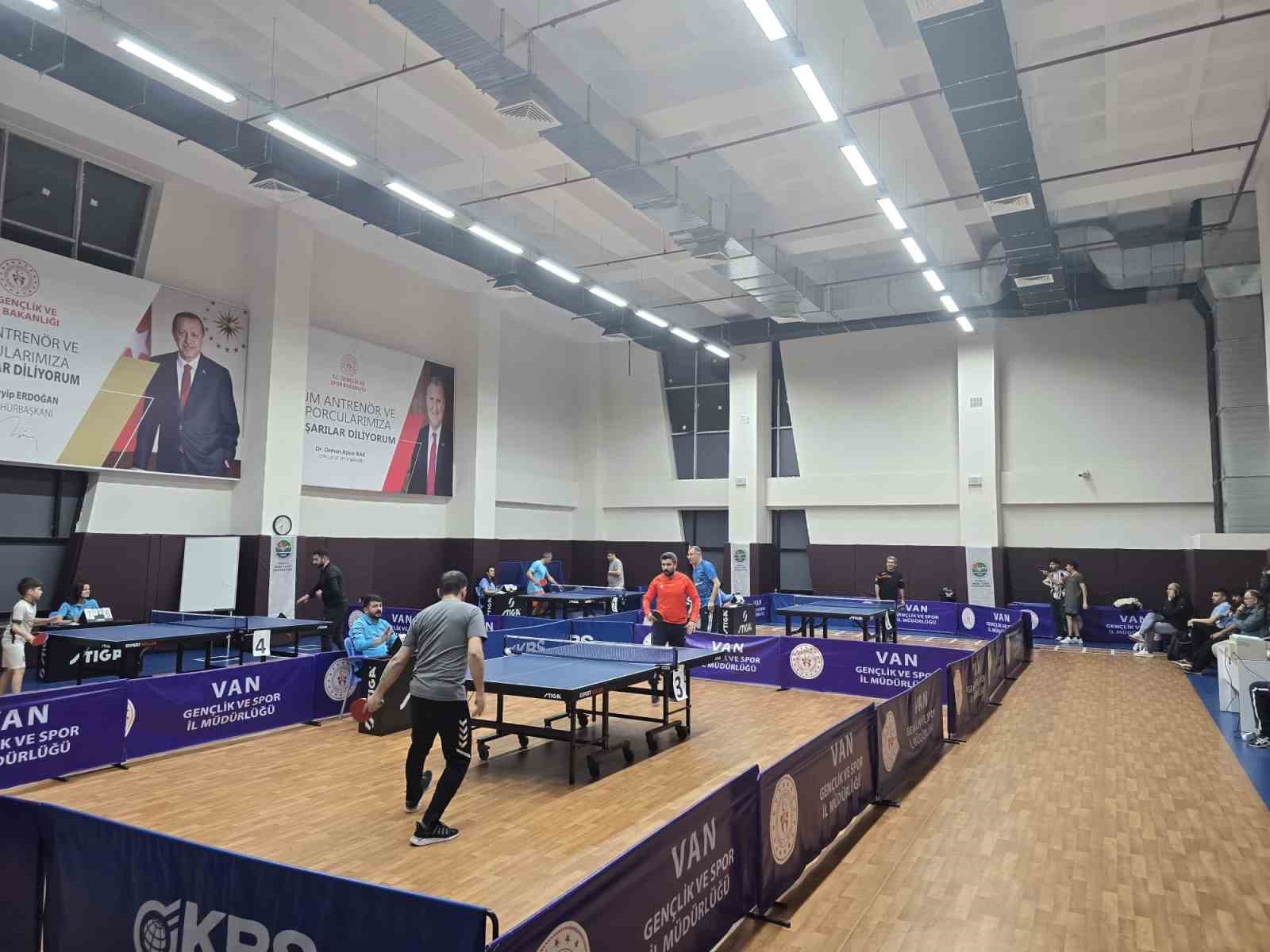 Spor Van Masa Tenisi Ligi devam ediyor
