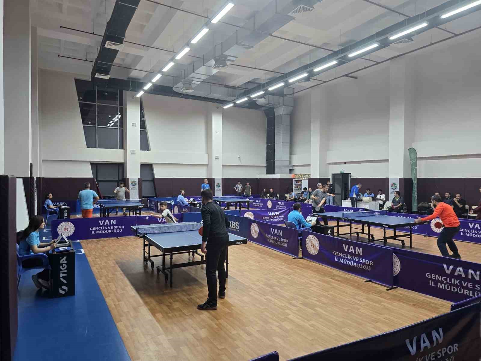 Spor Van Masa Tenisi Ligi devam ediyor
