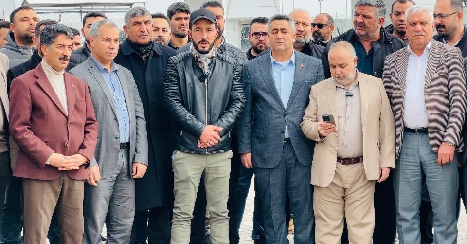 STK temsilcileri kapatılacak gümrük kapıları için sınırda toplandı
STK temsilcileri kapatılacak gümrük kapıları için sınırda toplandı