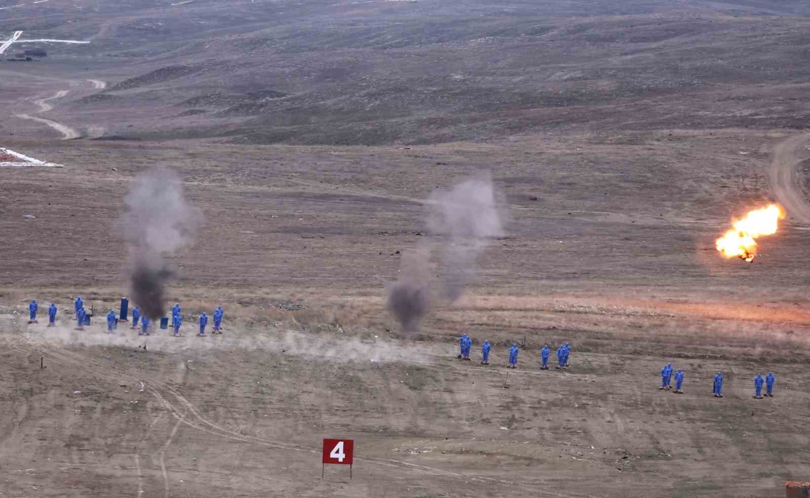 STM’nin sürü İHA’ları, gerçek mühimmatla hedefi vurdu
