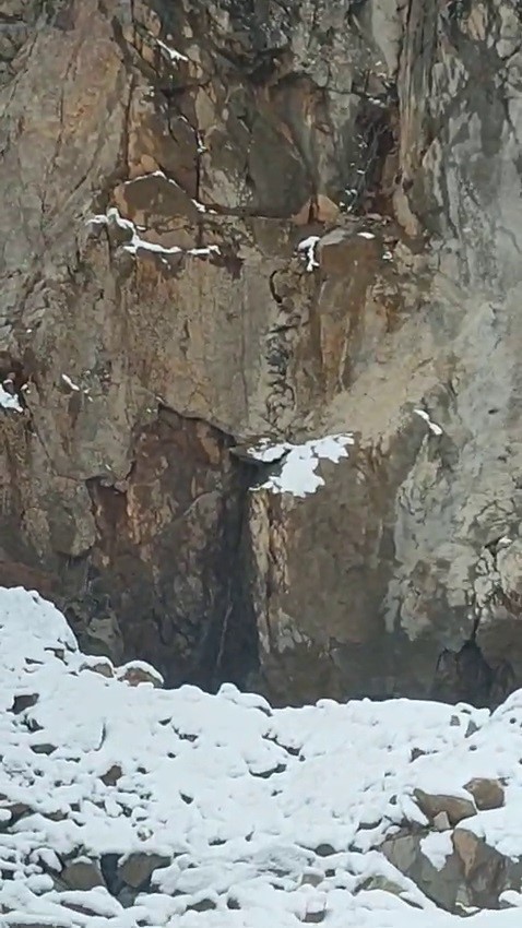 Su kaçakları vatandaşları tedirgin ediyor
Su kaçakları vatandaşları tedirgin ediyor