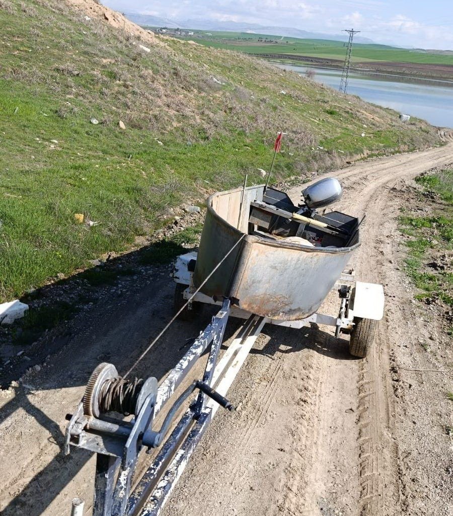 Su ürünleri avlanma yasağı kapsamında denetimler artırıldı
Su ürünleri avlanma yasağı kapsamında denetimler artırıldı