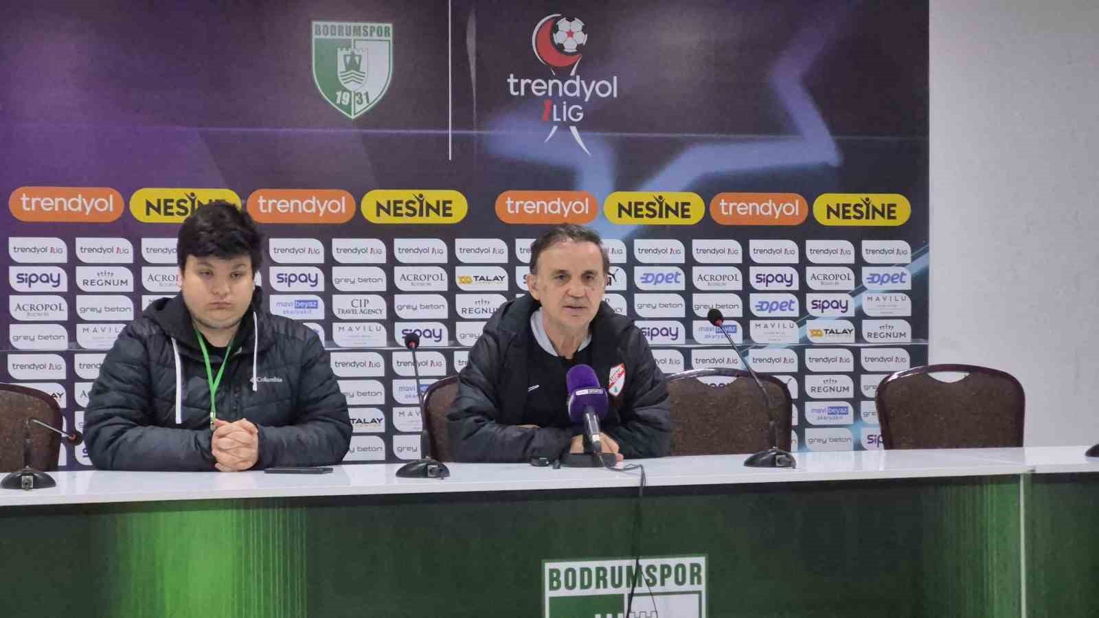 Suat Kaya: "Oyun disiplinini hiçe sayarak bir oyun başlangıcı yaptık"
