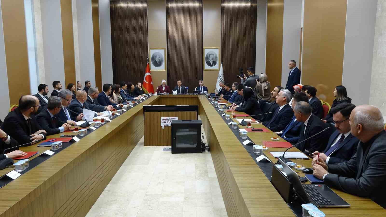 Suça sürüklenen çocuklar için ’Sosyal Risk Haritası’ oluşturuldu
Suça sürüklenen çocuklar için ’Sosyal Risk Haritası’ oluşturuldu