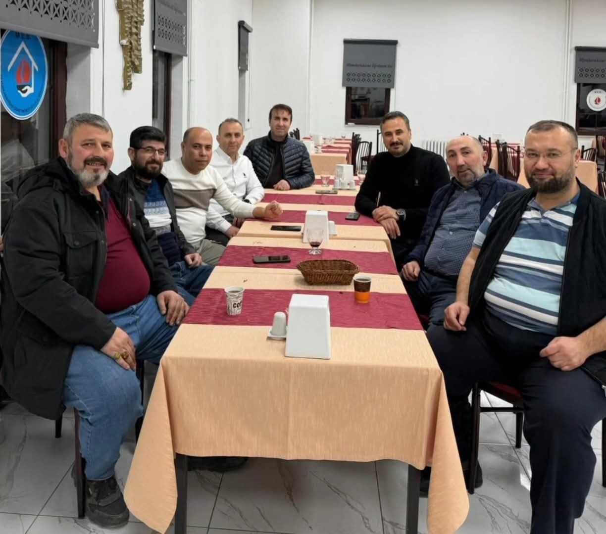 Şuhut Sağlık Meslek Lisesi’nin 98 mezunları iftar sofrasında buluştu
