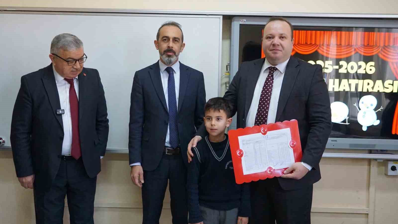 Şuhut’ta karne sevinci
