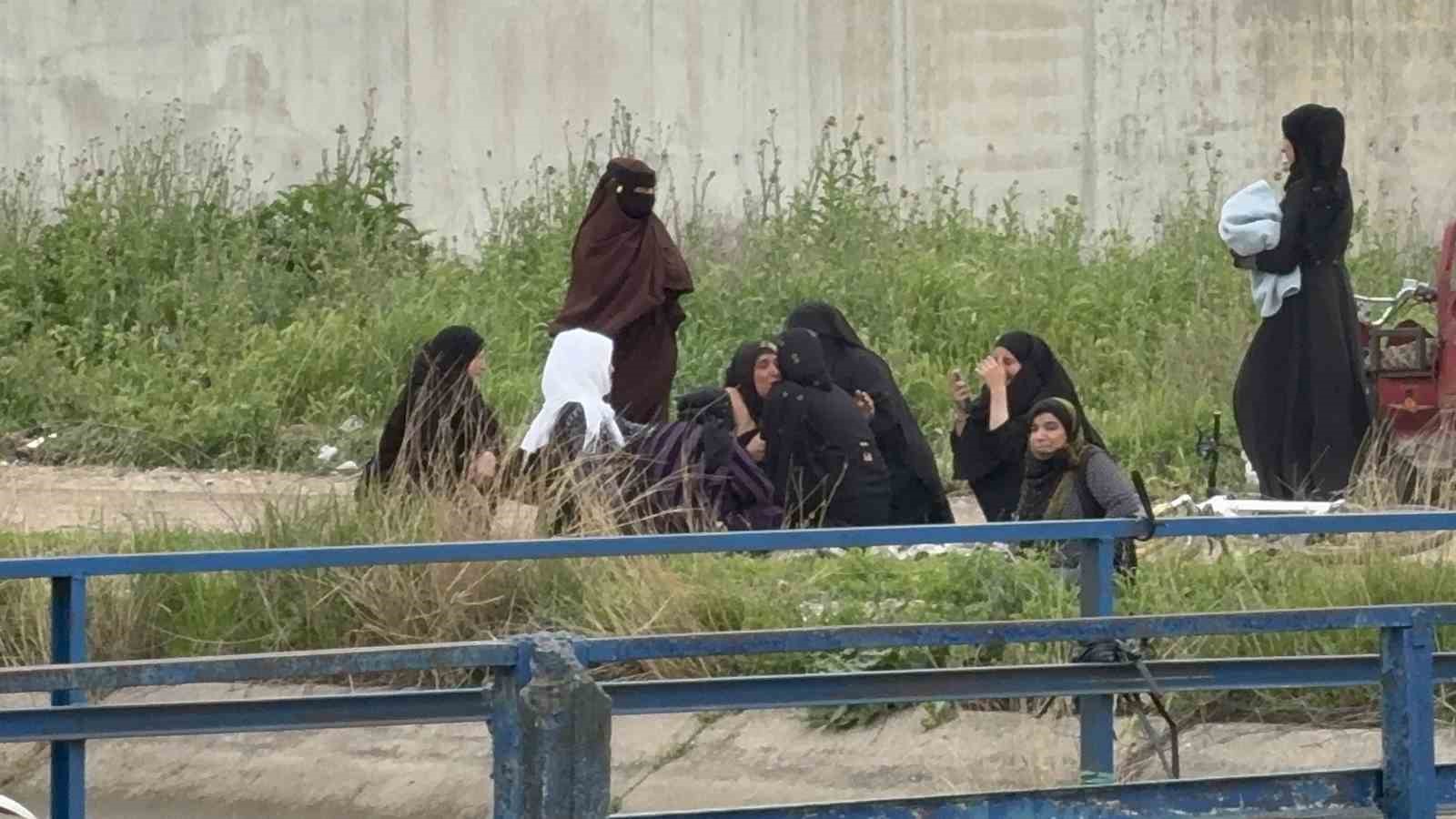 Sulama kanalına giren çocuk kayboldu, yakınları gözyaşı döktü
