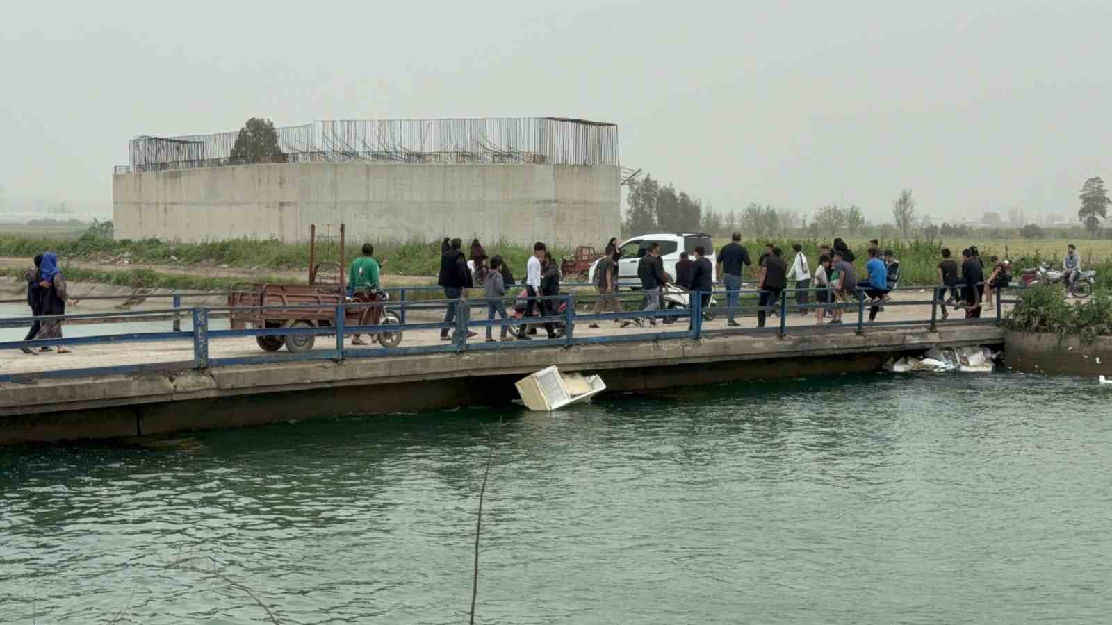 Sulama kanalına giren çocuk kayboldu, yakınları gözyaşı döktü
