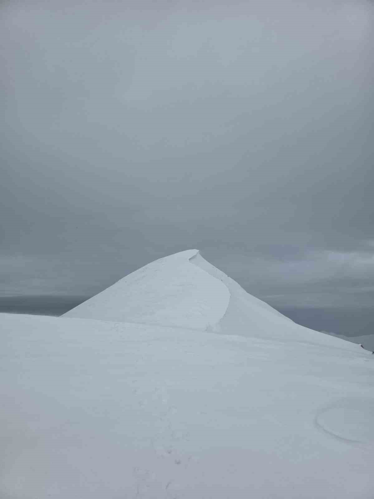 Sülbüs Dağı’nda zorlu kış tırmanışı
