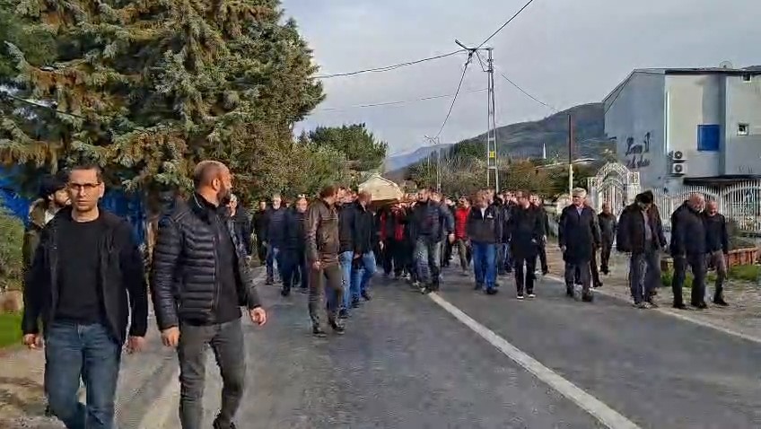 Süleyman Soylu, başdanışmanı Harun Akın’ın ağabeyinin cenazesine katıldı
