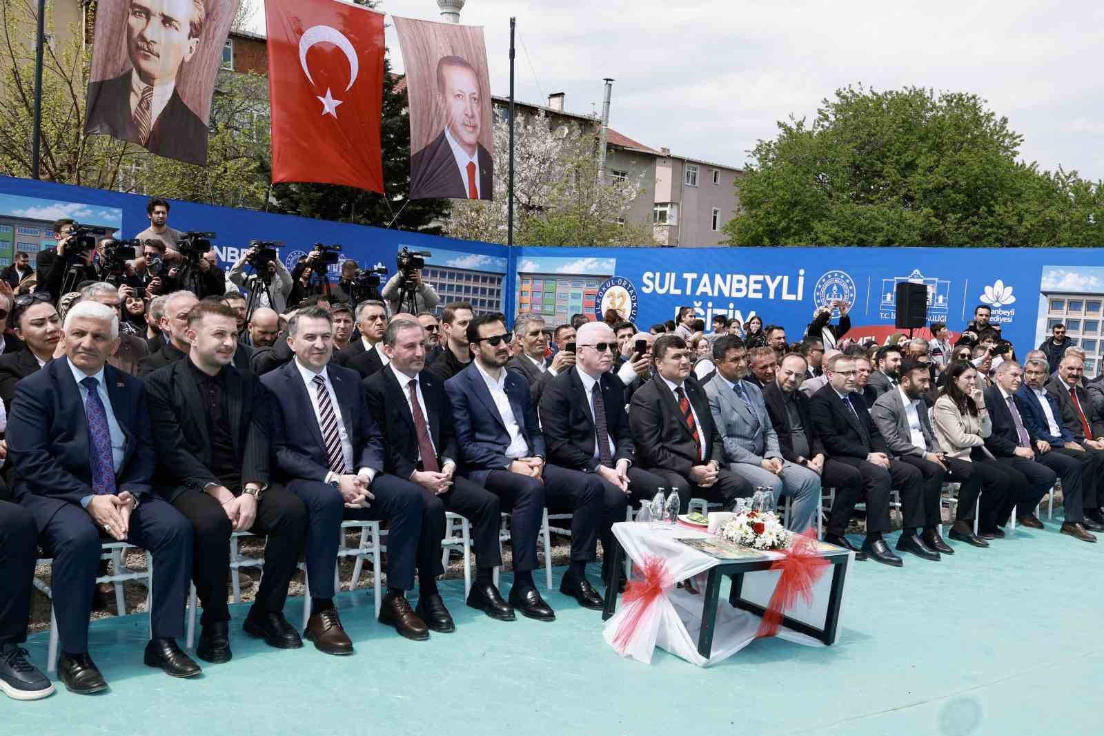 Sultanbeyli’de 3 yeni okulun temeli atıldı
