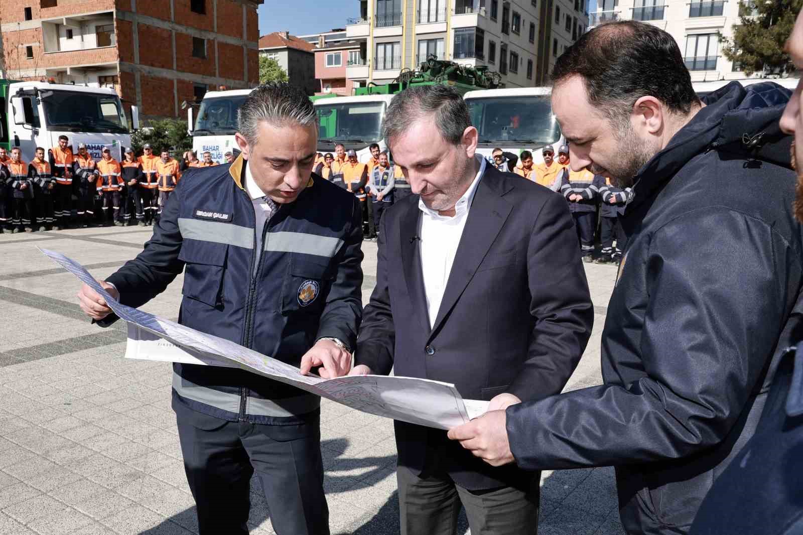 Sultanbeyli’de 66 araç ve 482 personelle ‘bahar temizliği’ başladı
