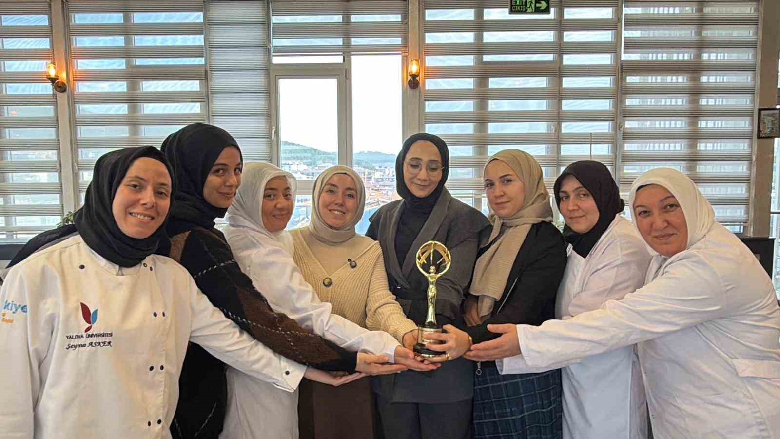 Sultanbeyli’nin gururu Hemdem Kadın Kooperatifi Türkiye birincisi oldu
Sultanbeyli’nin gururu Hemdem Kadın Kooperatifi Türkiye birincisi oldu