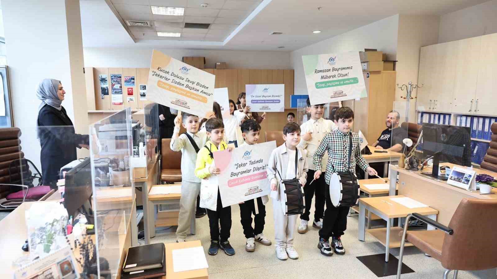 Sultangazi Belediyesi’nde çocuklardan bayram kutlaması
