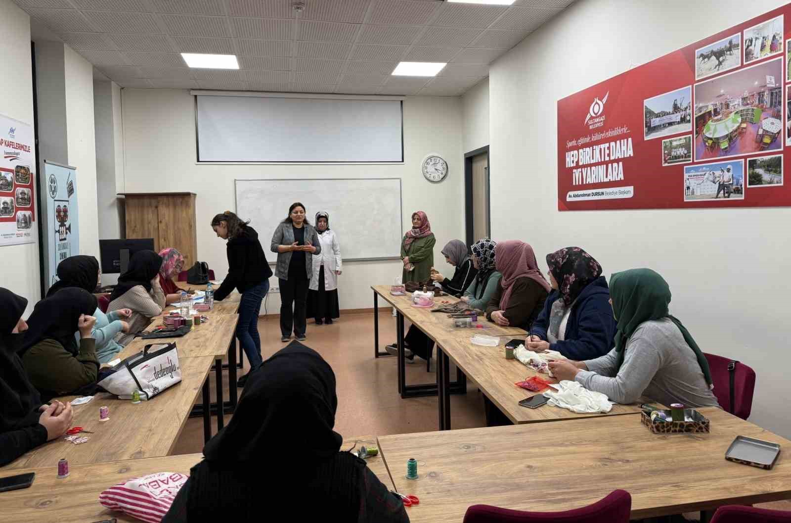 Sultangazi Belediyesi’nden "Dönüştüren Eller Atölyesi"
Sultangazi Belediyesi’nden "Dönüştüren Eller Atölyesi"