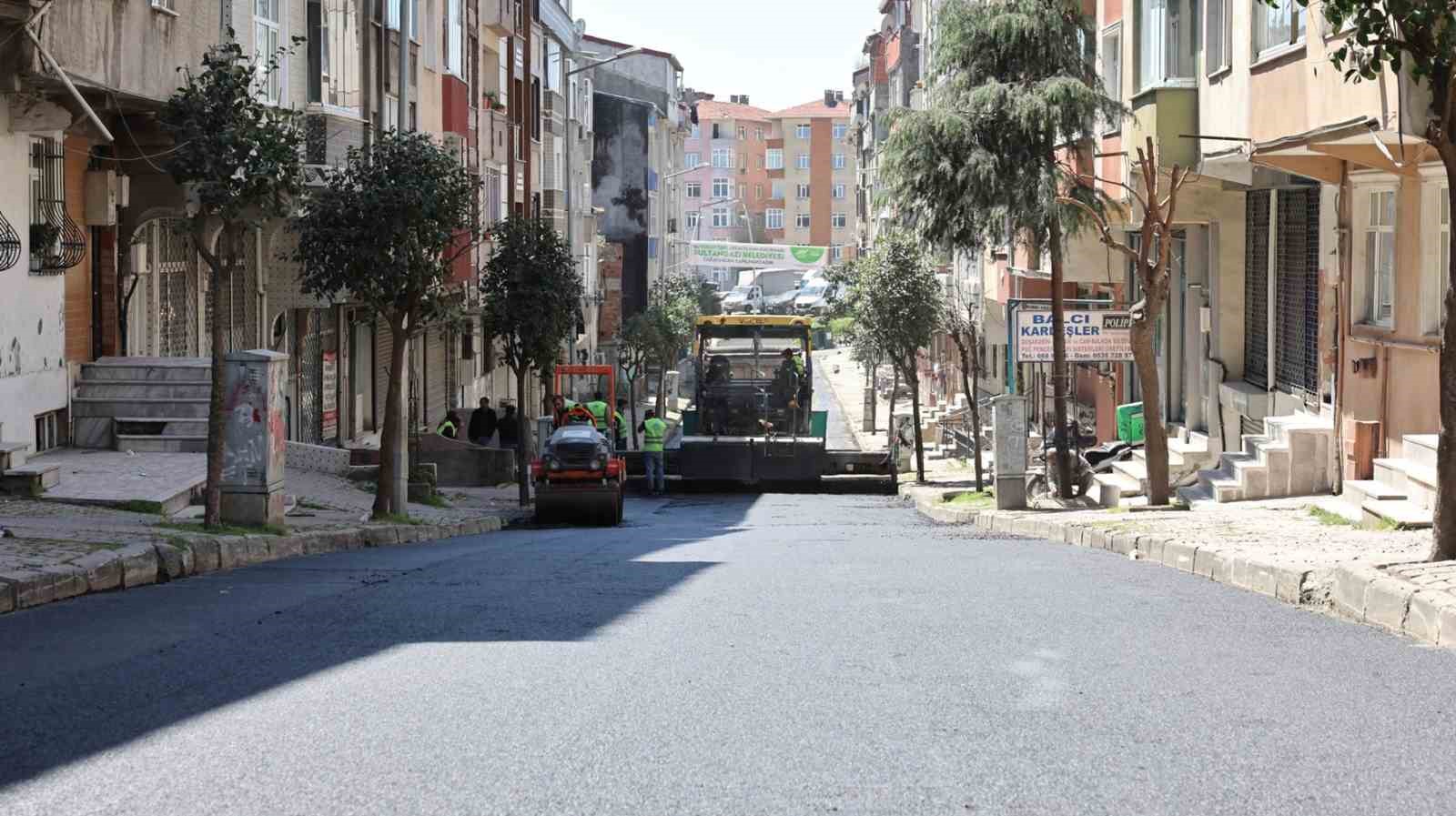 Sultangazi’de asfalt çalışmaları sürüyor
