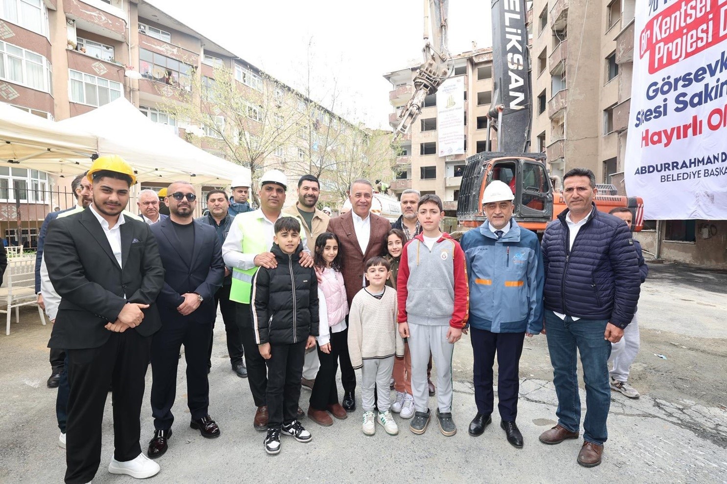 Sultangazi’de bir site daha yüzde 100 uzlaşmalı kentsel dönüşüme girdi
