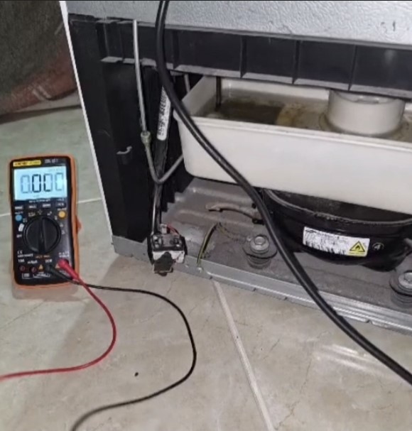 Sultangazi’de bozulan buzdolabi için yapay zekadan destek aldı, 12 bin liralık masraftan kurtuldu
