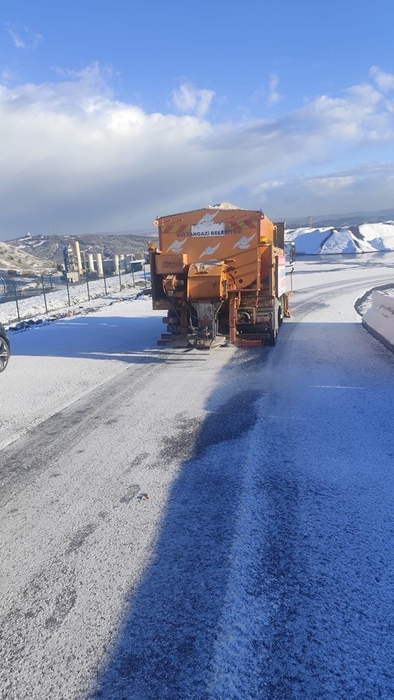 Sultangazi’de kar alarmı
