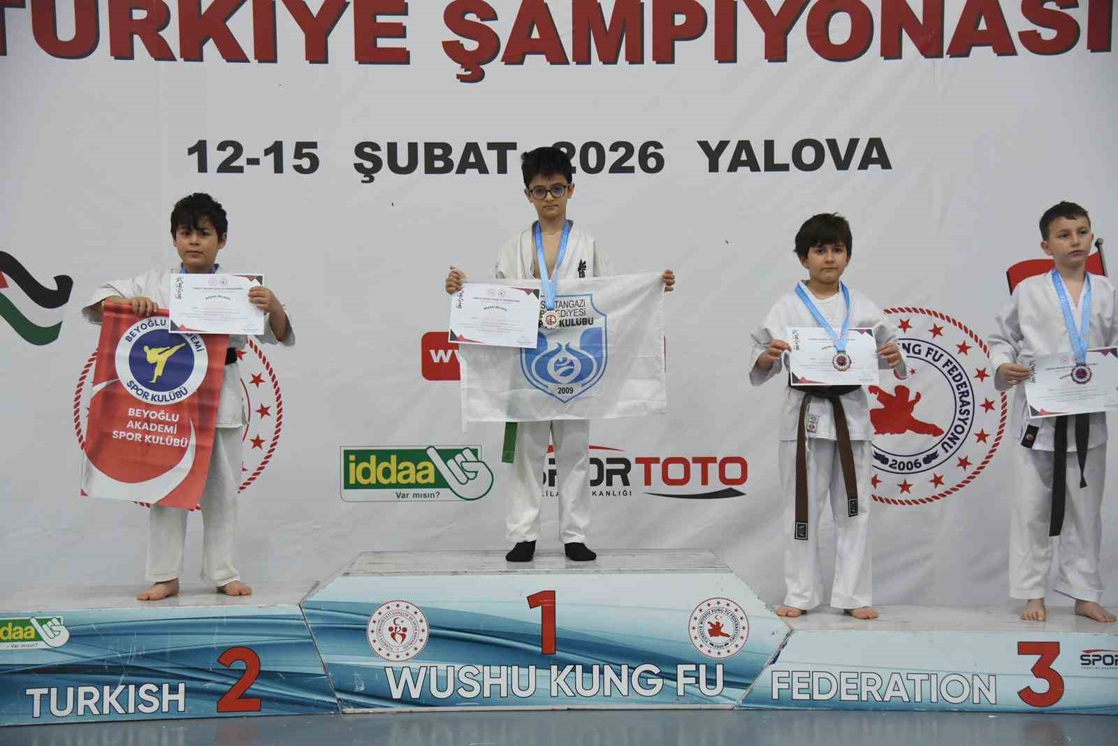 Sultangazili sporculardan altın başarı, bir turnuva 5 birincilik
