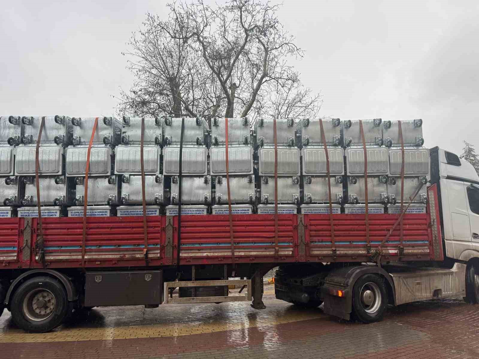 Sultanhisar’a 200 yeni çöp konteyneri
Sultanhisar’a 200 yeni çöp konteyneri