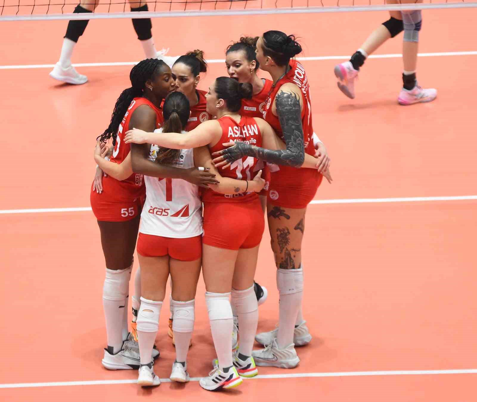 Sultanlar Ligi: Aras Kargo: 1 - Galatasaray: 3
