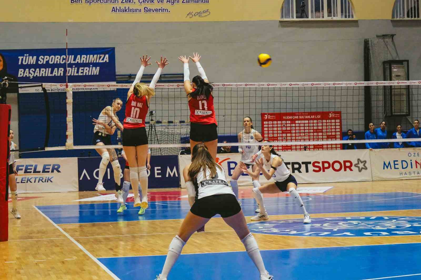 Sultanlar Ligi: Aydın Büyükşehir Belediyespor: 2 - Beşiktaş: 3
