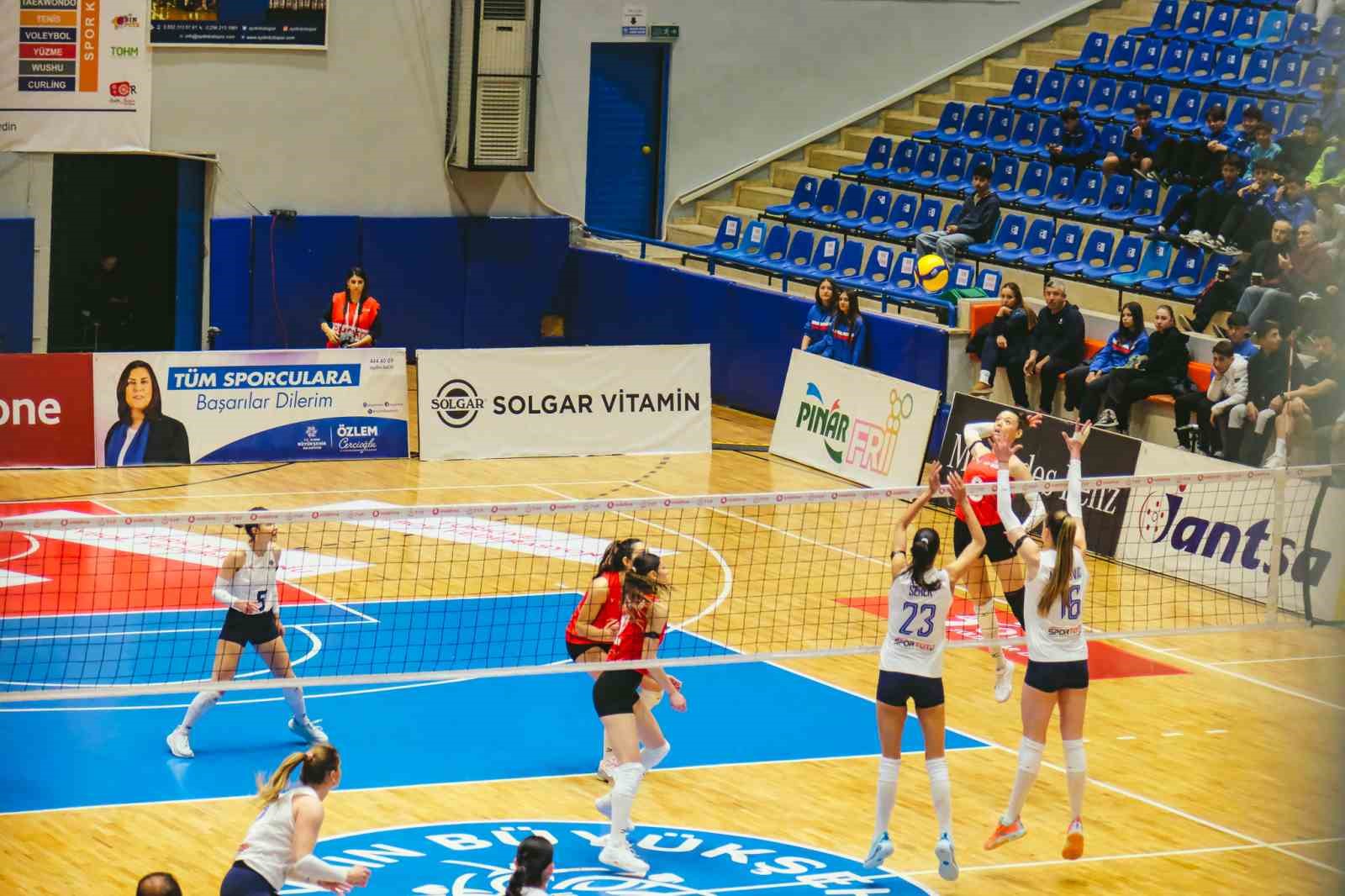 Sultanlar Ligi: Aydın Büyükşehir Belediyespor: 3 - İlbank: 2
