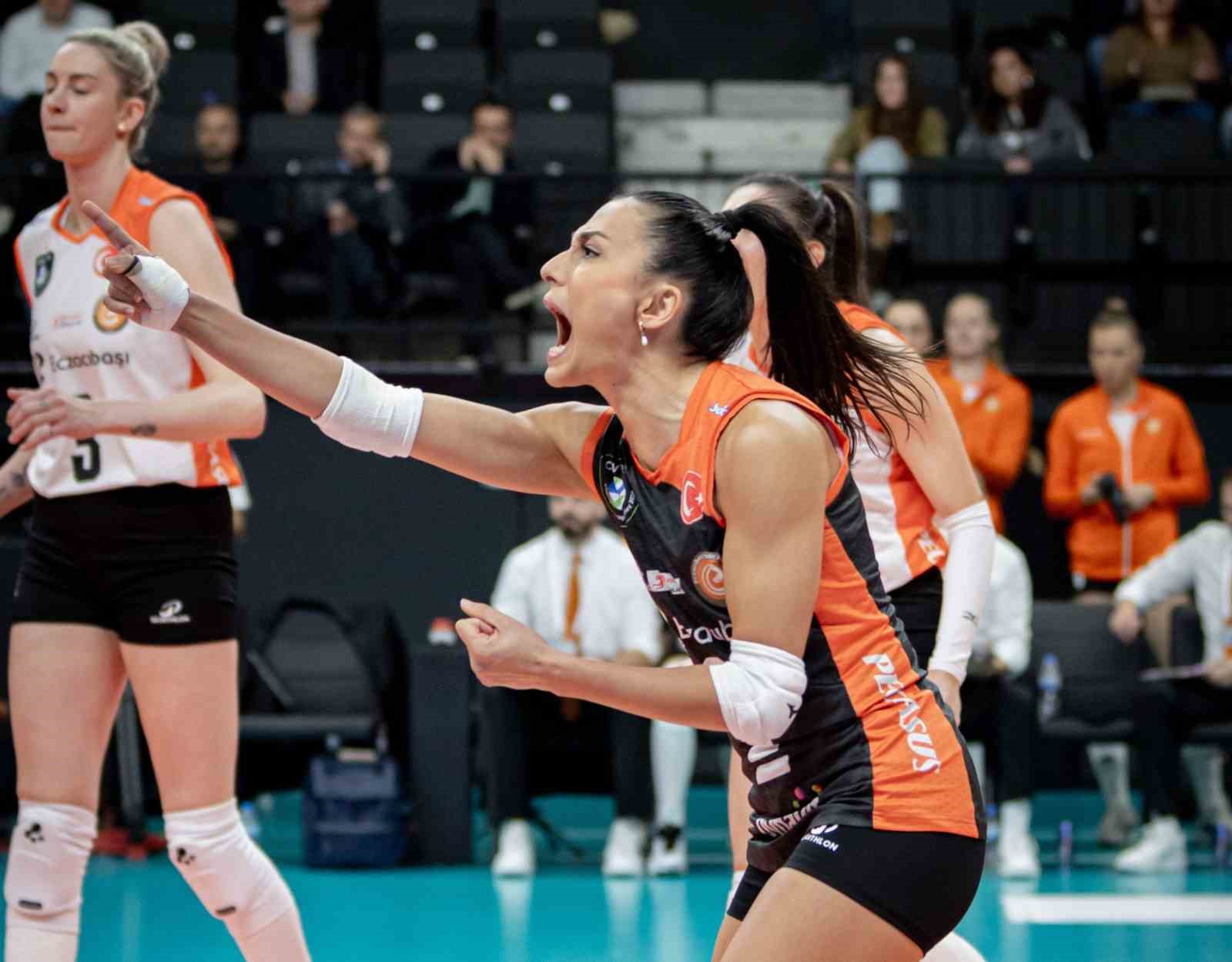 Sultanlar Ligi: Eczacıbaşı Dynavit: 3 - THY: 0
