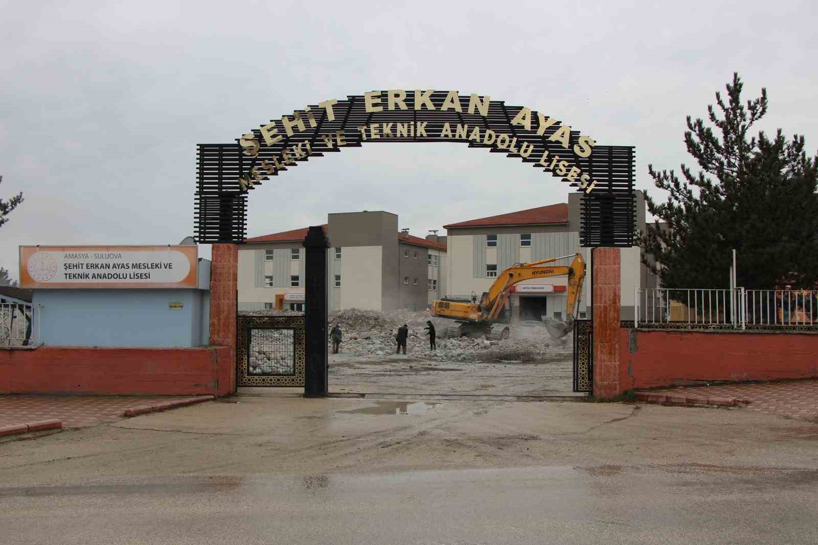 Suluova’da 40 yıllık okulun yerine mesleki eğitim üssü yapılıyor
