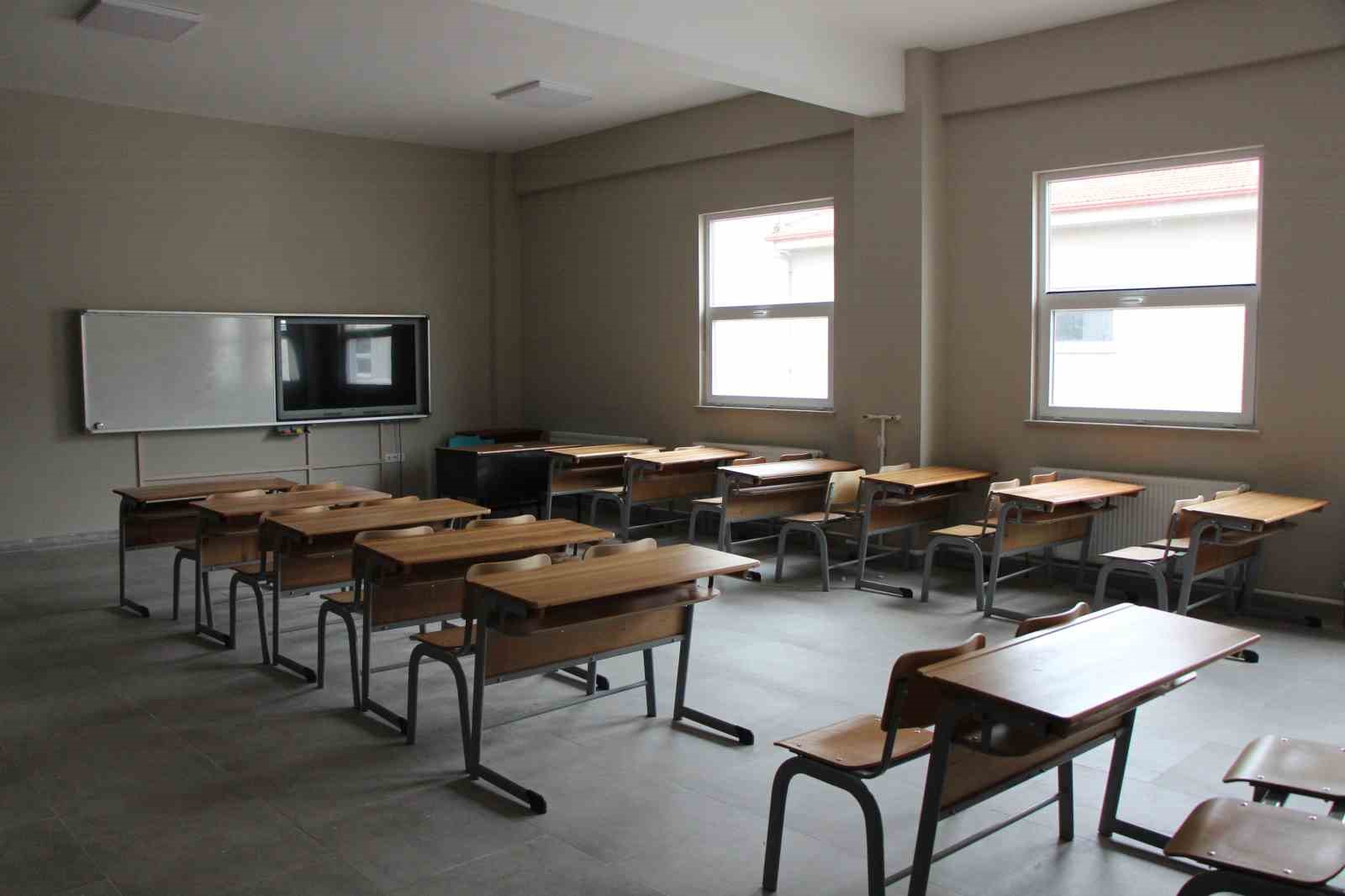 Suluova’da 40 yıllık okulun yerine mesleki eğitim üssü yapılıyor
