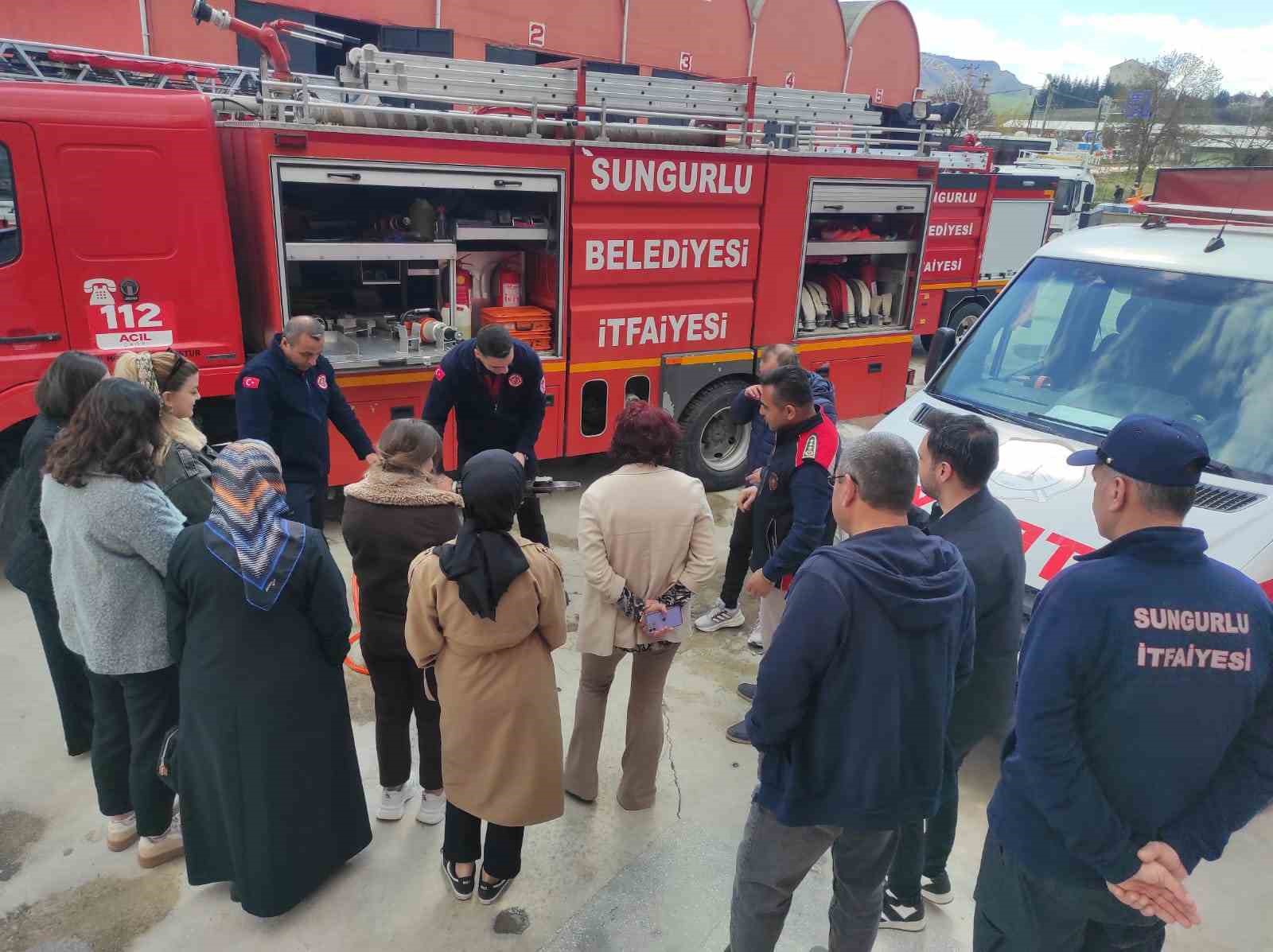 Sungurlu Belediyesi İtfaiye Müdürlüğü’nden yangın eğitimi
