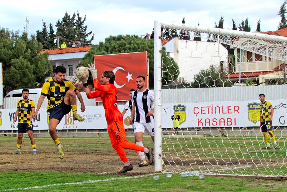 Süper Amatör’de Yerel Derbi Berabere Bitti: Alaçatıspor - Çeşme Belediyespor 2-2
