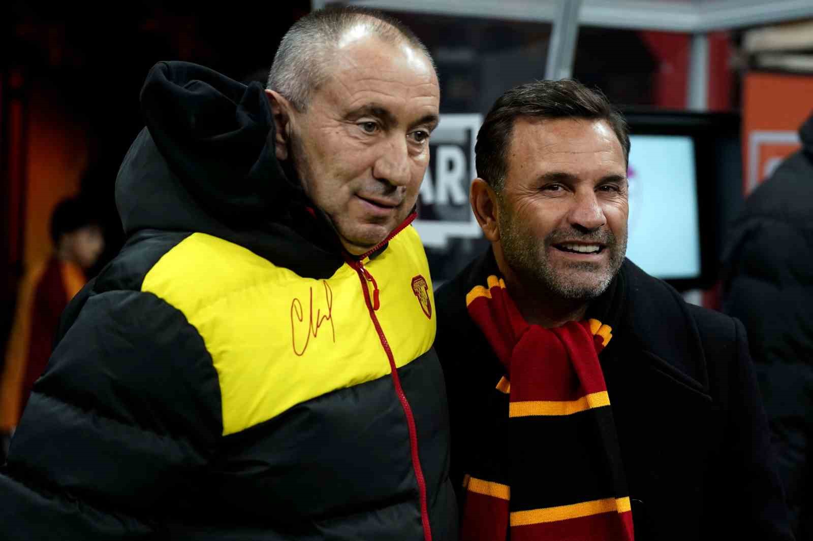 Süper Lig’de istikrarın adı: Okan Buruk ve Stanimir Stoilov
Süper Lig’de istikrarın adı: Okan Buruk ve Stanimir Stoilov