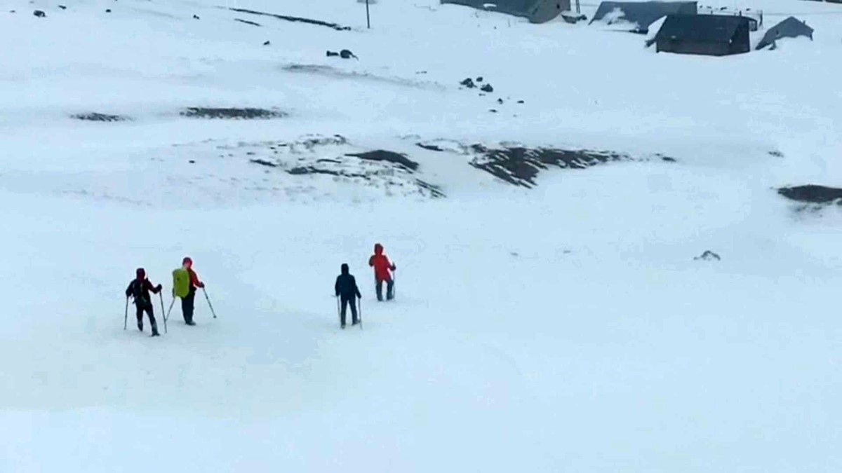 Süphan Dağı tırmanışı hava muhalefetine takıldı
