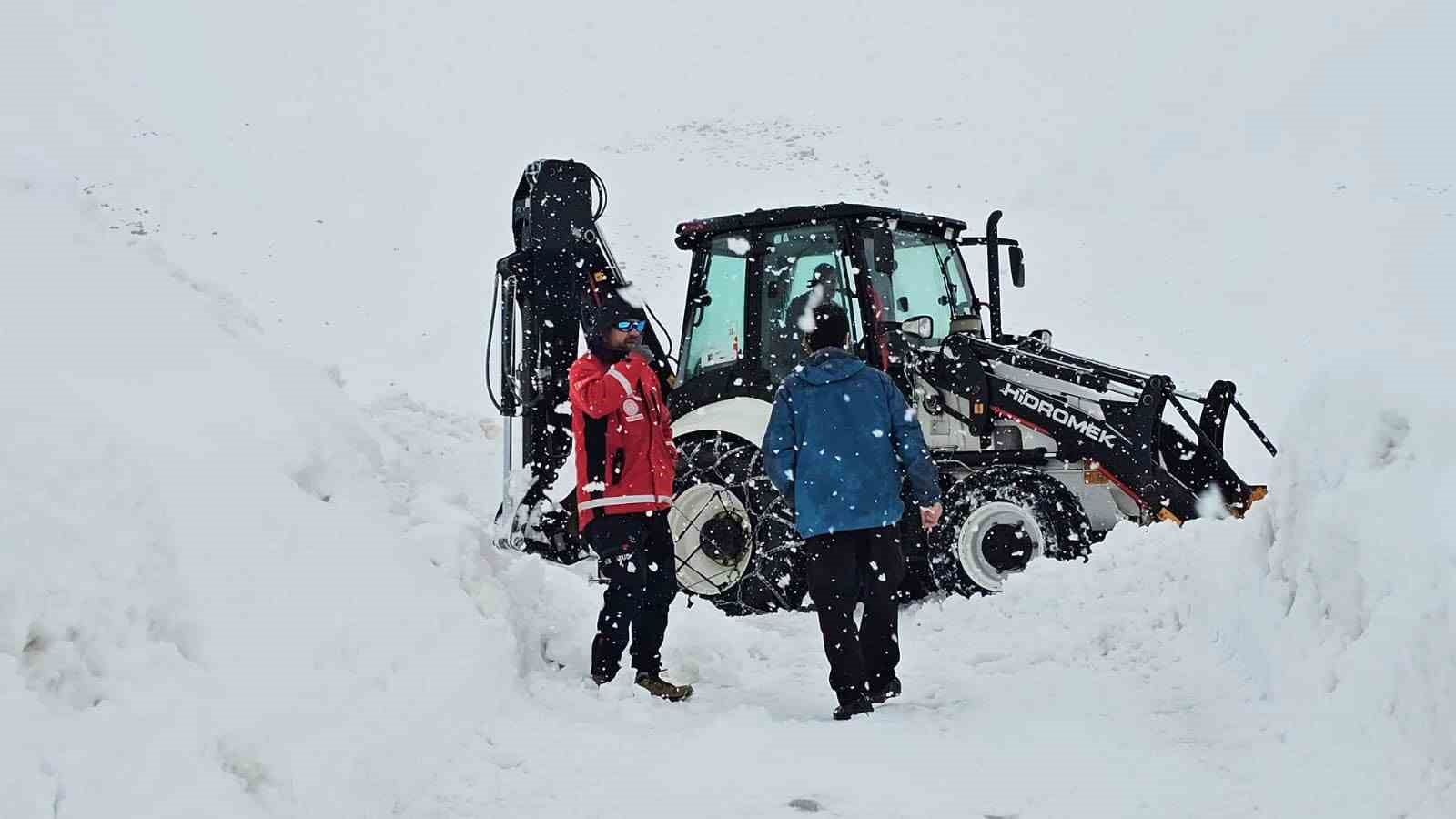 Süphan Dağı tırmanışına tipi ve kar engeli
